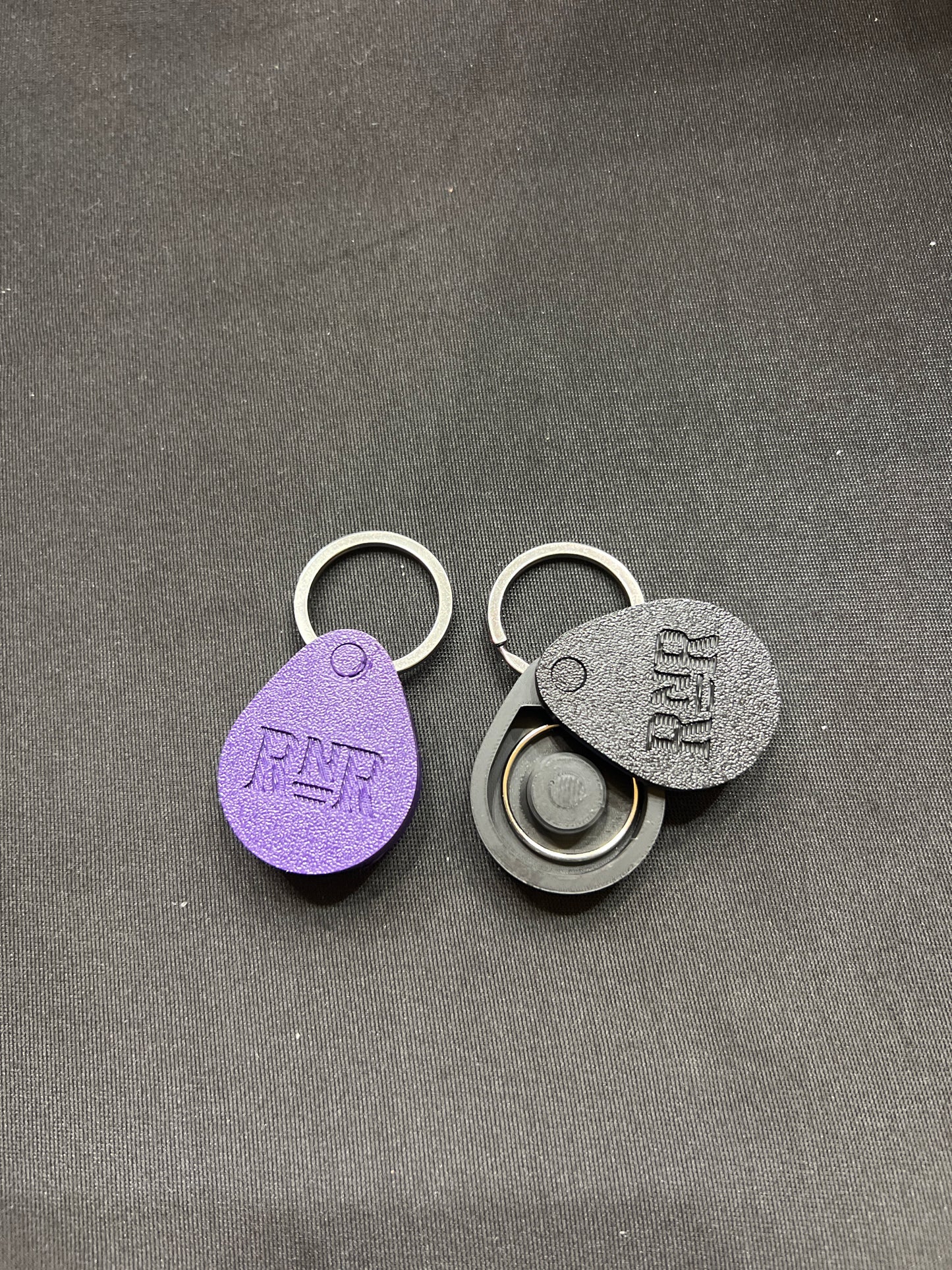 RIP’N ROLL RING HOLDER
