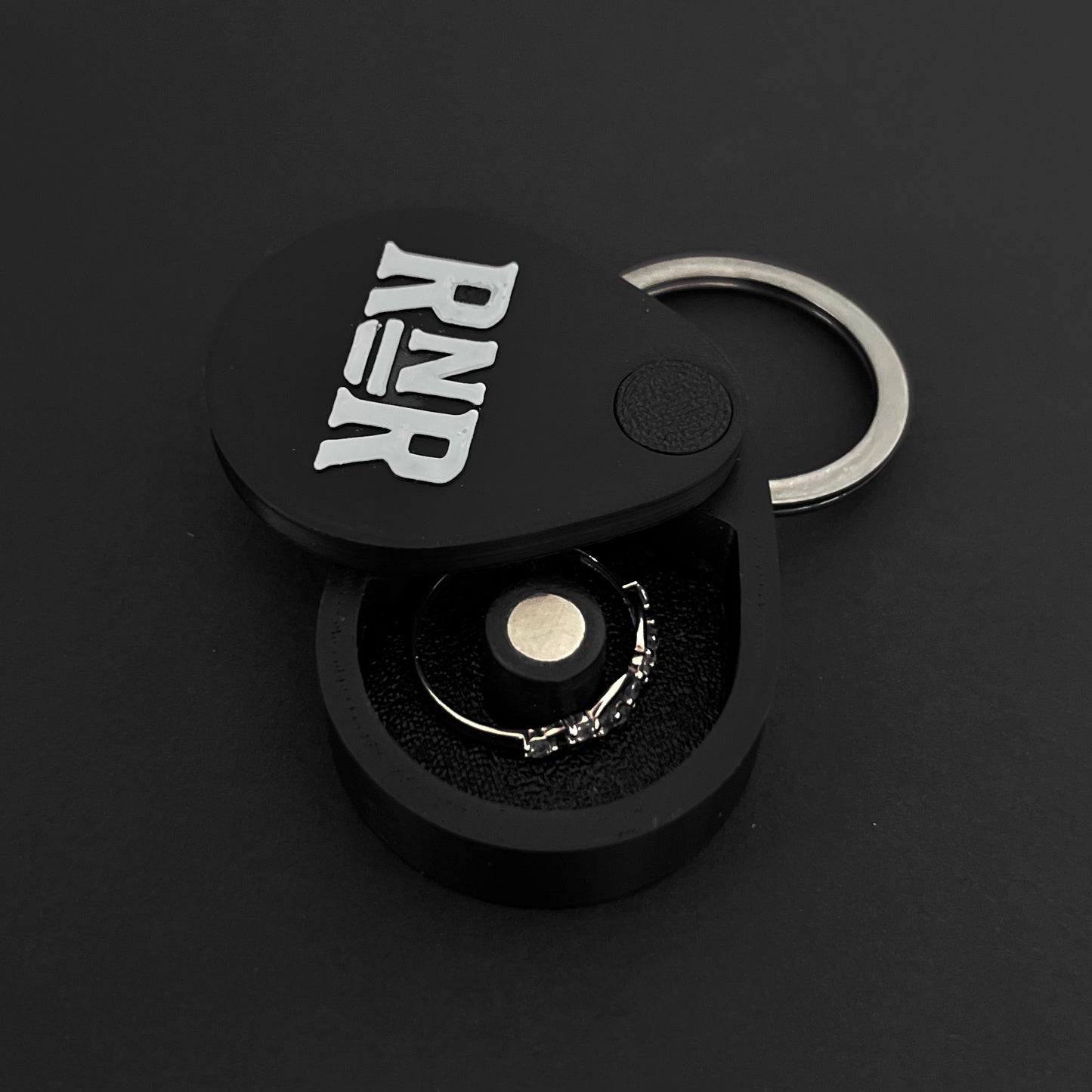 RIP’N ROLL RING HOLDER